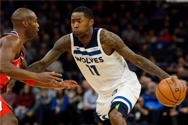 手望尘莫及 手望尘莫及